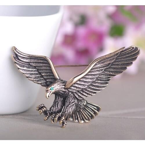 Vintage Fashion Silver Color Flying Eagle Brooch Men Boys Suit Scarf Bird Pins Birthday Party Gift