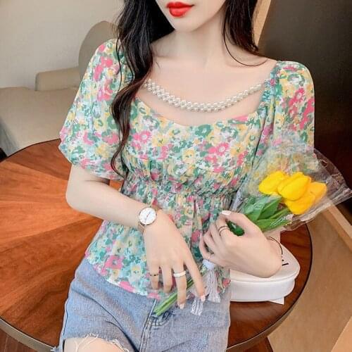 Floral chiffon shirt 2021 new summer French retro square collar exposed clavicle bead chain waist short top