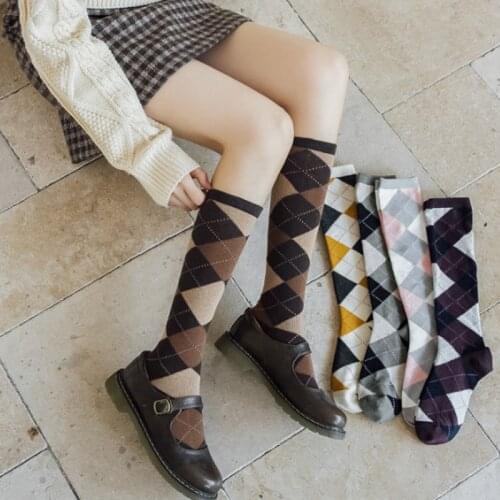 Women Knee-high Stockings College Style Rhombus Plaid Knee Socks Autumn Winter Keep Warm Female Sock Fashion Ladies Long Socks