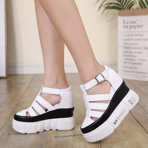 2019 spring new Korean womens shoes casual British style retro patent leather wedge sandals wild shoes womens fashion simple