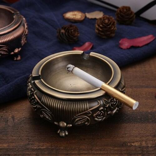 High Quality Classic Style Ashtrays 9.5cm x 4 cm Zinc Alloy Bronze And Red Bronze Colors Cigarette Ashtrays With Relief Pattern