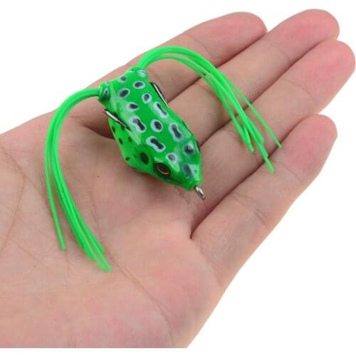 4cm 4.7g TopWater Frog Fishing Lure Soft Bait Pike Wobblers Artificial Bait Fishing Tackle Ray Frog With feather