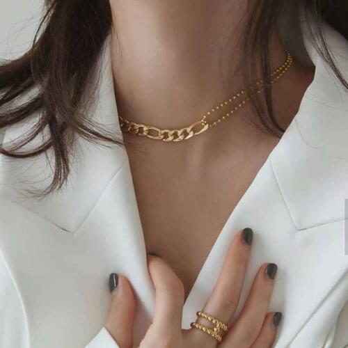 Fashionable and versatile asymmetric chain clavicle chain 2021 new personality niche design short necklace female stitching