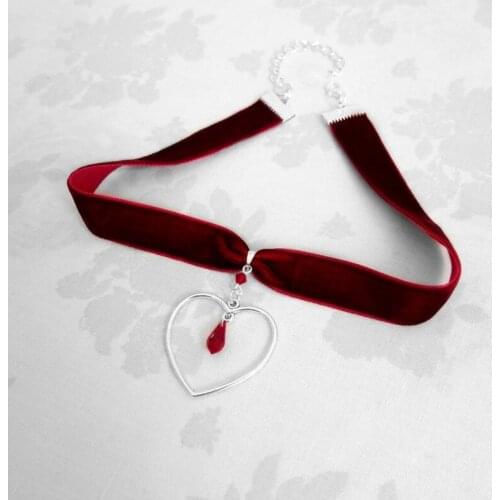 Fashion Gothic Necklace Victorian Vintage Gothic Velvet Ring Chocker Red Heart Clavicle Short Neck Jewelry Collar Women Gift