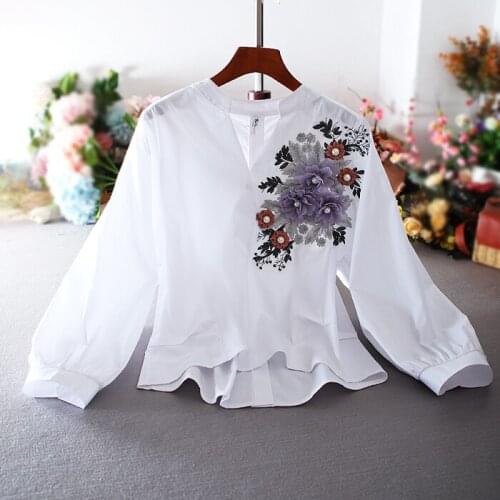 Womens spring autumn flower embroidery casual loose cotton shirt ladys v-neck lantern sleeve pullovers white blouse TB3977