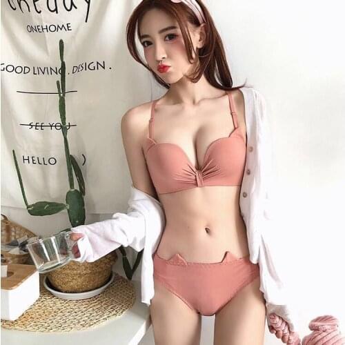 Japanese sexy lingerie without rims thicken small breasts gather beautiful back bras Adjustable girls receive auxiliary breasts