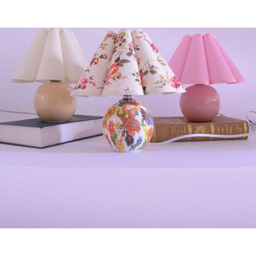 Among us Xianfan new Korean ceramic base petal cloth composite PVC lampshade bedroom living room table lamp decorative desk Lamp