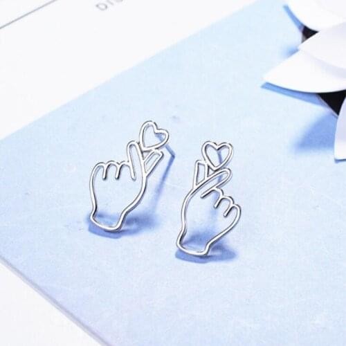New Arrival Popular Creative 925 Sterling Silver Jewelry Heart Shaped Personality Gesture Love Female Earrings SE462