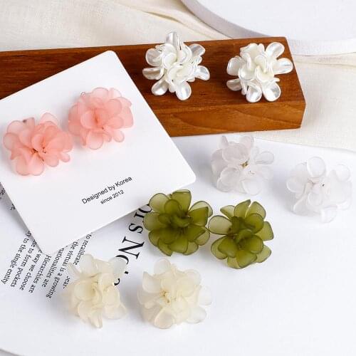 Lifefontier Small Acrylic Flower Stud Earrings For Women Flowers Earrings Bohemian Holiday Party Jewelry Statement Pendientes