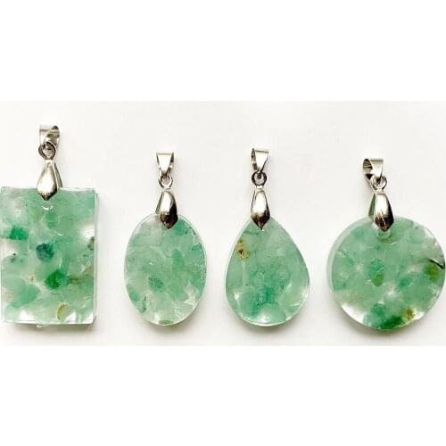 Green Aventurine Crystal Natural Stone Chip Beads Pendant Resin Jewelry Energy Healing Stone Pendant Chips Stone Beads Jewelry