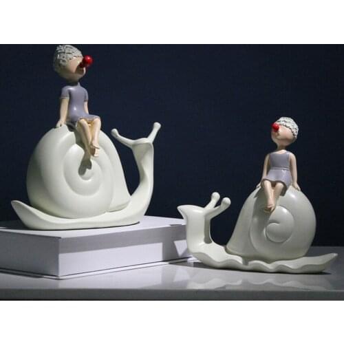Nordic Resin Snail Crafts Dream Miniature Figurines Tale Character Animals Fairy Garden Decoration Funny Home Accessories