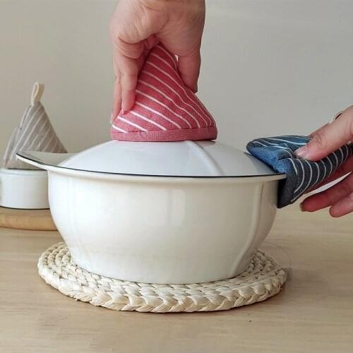 1Pcs cute triangle heat preservation pot with lid kitchen pot handle casserole enamel pot cast iron pot heat insulation pot cap