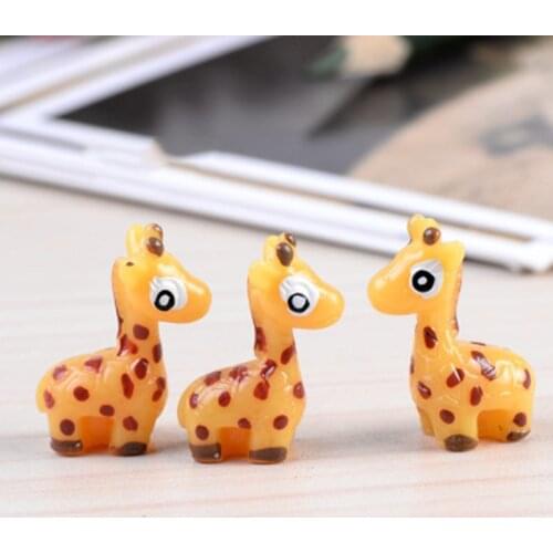 ZOCDOU 1 Piece Africa Giraffe Animal Sika Deer Ghana Animal Small Statue Figurin Crafts Ornament Miniatures Flower Disk Decor
