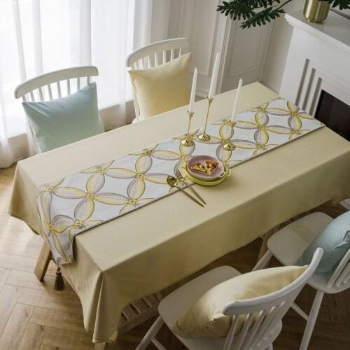 TUEDIO Jacquard Tablecloths On The Table