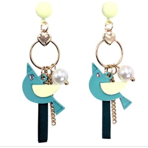 1Pair of acrylic bird pendant earrings for women