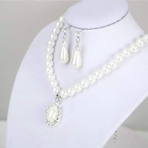 Set Of Lovers Necklace Punk 2019 Fashion New Necklace Simple Personality Pearl Crystal Ladies Necklace Wholesale Gift Pauw