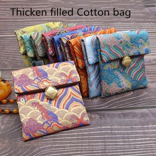 Thicken filled Cotton Wave Jewelry Watch Bag Vintage Chinese Silk Brocade Pouch Small Christmas Gift Bag Packaging Pouch 1pcs