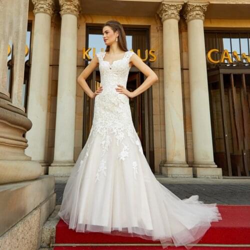 New Arrival Sheath Wedding Dress Chic Applique Lace Long Bridal Gowns Transparent Back Sweep Train Vestido De Novia