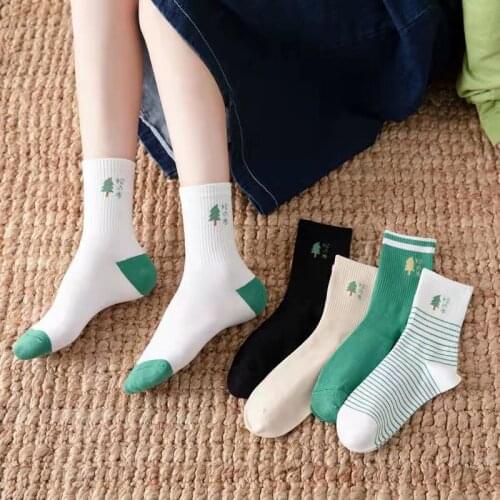 Cute Cartoon Christmas Socks Women Cotton Print Fashion Sweet Fun Stripe Crew Socks Ladys Happy Autumn/Winter Gift