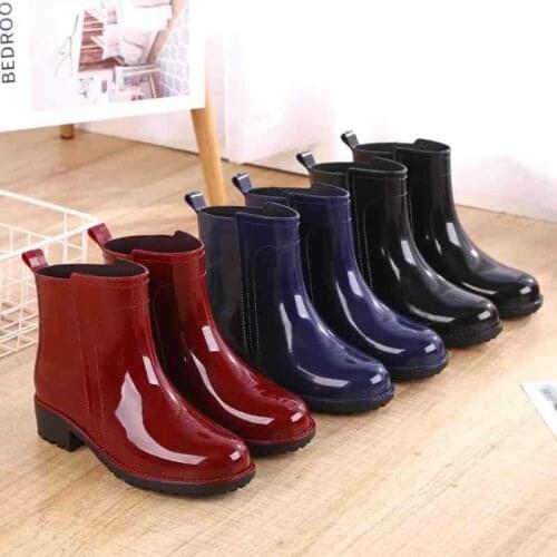 Women Rain Boots Waterproof Rubber Sole Low Heel Winter Shoe Female Middle Tube Fashion New Brand Design Ankle Boot yyuj7