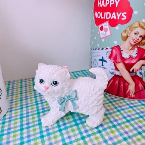 Ins Cute Resin Animal White Cat Showa Cat Dolls Home Decor