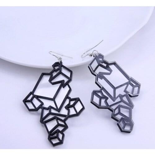 New Fashion Stereoscopic Square Geometric Hollow Out Earrings For Women Vintage Cube Spatial Crossing Acrylic Earrings
