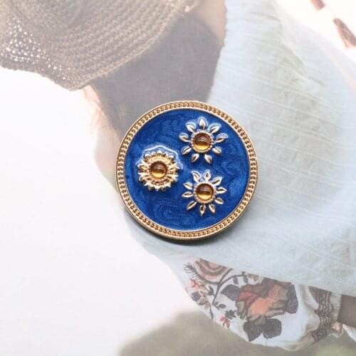 Retro Sunflower Brooches Enamel Personality Creative Round Classic Decoretion Accessories For Women Girls