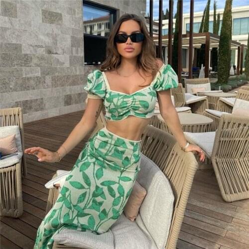 2021 Womens Sexy Green Slim Knit Cropped Top Puff Sleeve Stretch Top Ladies Casual Summer Embroidered Beach Short Top New