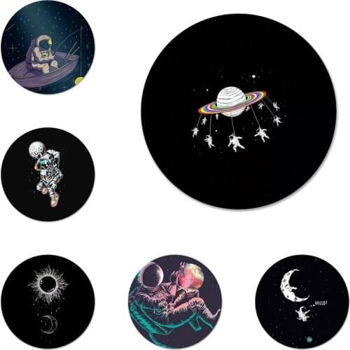 Astronaute de la Lune de l'espace Icons Pins Badge Decoration Brooches Metal Badges For Backpack Decoration