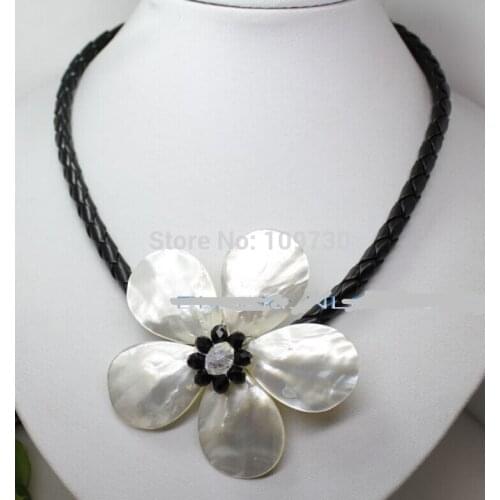 Jewelry white sea mother of pearl shell weave flower pendant crystal necklace 17"