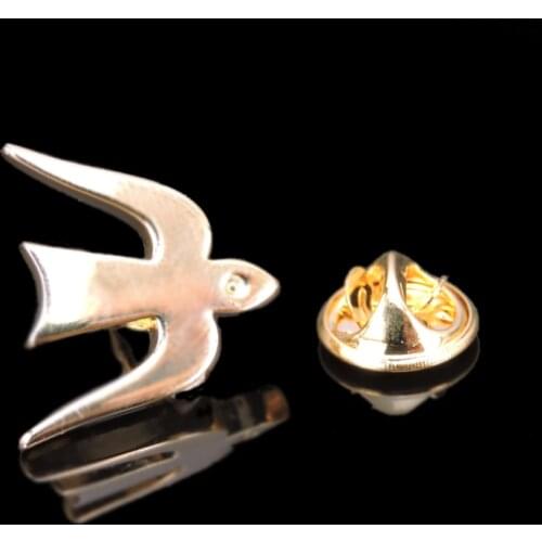 High quality Golden Bird Brooch new fashion jewelry mens and womens shirt clothing scarf suit LAPEL BADGE PIN gift