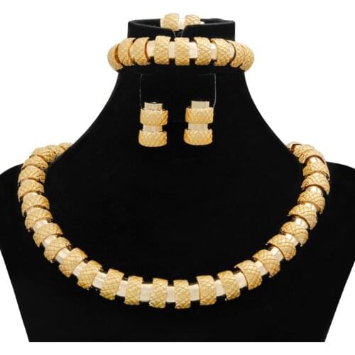 2019 Rose.Store New European Jewelry Fashion 18 Gold Necklace Bracelet Ring Earrings Jewelry Bride Wedding Jewelry Sets Dubai