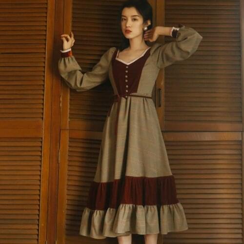 New arrival Fashion brand retro velvet stitching v-neck dress female college style high waist ruffles stitching dress wq955