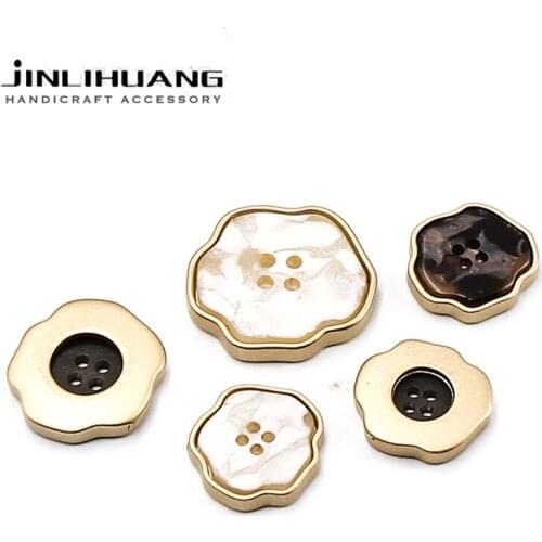 10pcs 15-30MM Resin Coat Buttons Flower shape Brown White 4-Holes for Jacket Dress Decoration DIY Craft Sewing Cloth Accessories