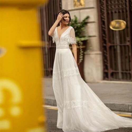 Bohemia Wedding Dresses Short Sleeves Polka Dots Boho Beach Bridal Gowns Lace Appliques V-Neck Open Back Princess Robe De Mariee