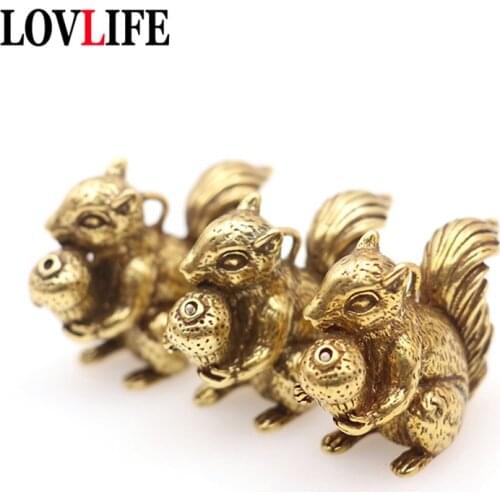 Solid Brass Squirrel Hold Nut Figurines Car Keychains Pendants Pure Copper Animal Key Chain Rings Hangings Decorations Jewelry