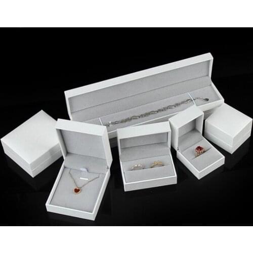 1pcs hot sale new White leather filled paper jewelry box ring necklace bracelet bracelet jewelry storage box gift box