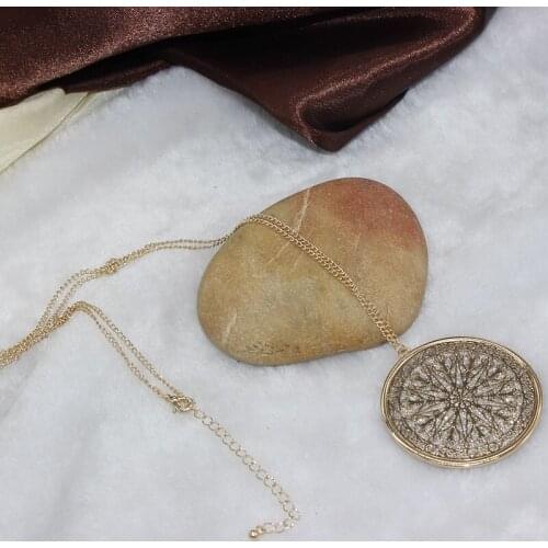 Original Design New Computer Laser Alloy Necklace Geometric Round HollowHoneycomb Modeling Fashion Women Accessories