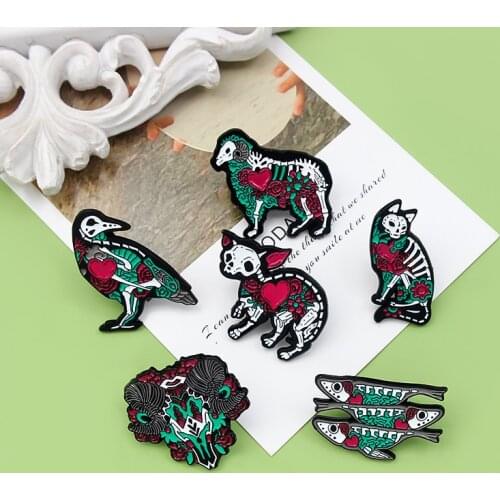 Gothic Rose Animal Skull Series Brooches Custom Cat Dog Crow Sheep Cow Skeleton Flowers Plants Red Heart Enamel Pin Badge Gift