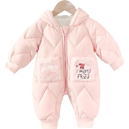 Baby winter clothes, thickened and velvet super cute newborn clothes, female babies, keep warm, go out, hug and climb clothes