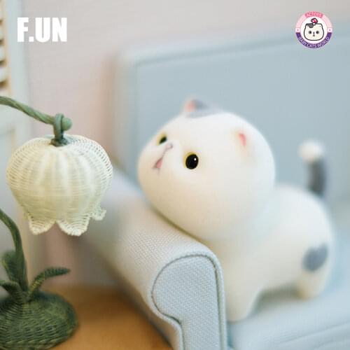 Cute Toys Figure Blind Box Original Baby Cat World Series 7 Flocking Style Random Surprise Anime Model Guess Dolls Home Decore
