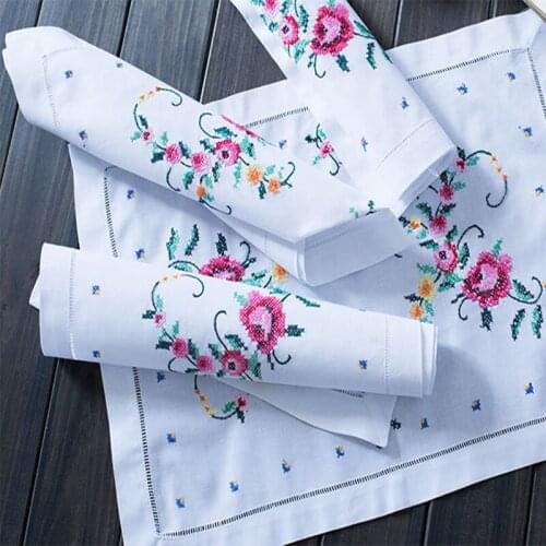 Hot Retro Embroidery Table Place Mat Pad Cloth Pot Cup Holder Pan Coaster Christmas Wedding Dining Tea Doily Kitchen Decoration