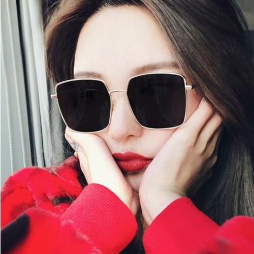 FREYRS Flat Top Fashion Sunglasses Women Square Metal Frame Sunglasses Retro Men Pink Gradient Spring Hinge Glasses UV400 5036