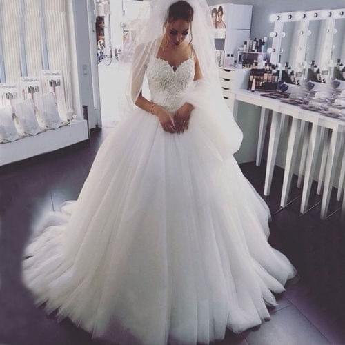 Sexy Spaghetti Strap Wedding Dresses Tulle Court Train Lace Appliques A-Line Bridal Gowns