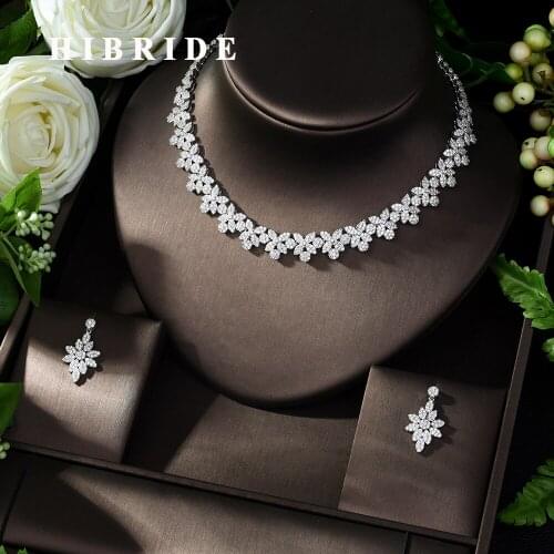 HIBRIDE Hot Selling Elegant Noble Clear Bright CZ Leaf Pendant White Color Charm Choker Necklace for Bridal Wedding N-1008