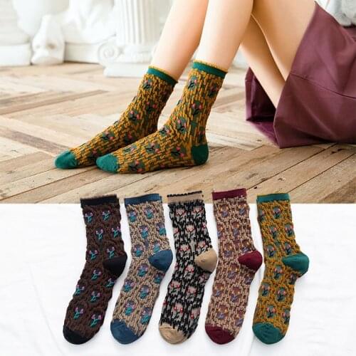 Autumn And Winter Womens Fashion Cotton Three-dimensional Socks Curled Knitted Retro Style Ruffle Personality Socks Female
