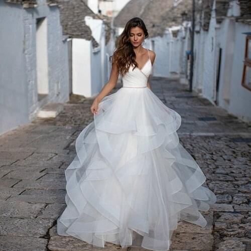 New Arrivals Shiny Beading Sequined Shoulder Straps V-Neck Pleat Princess Wedding Dress With Ruffles Skirt Vestido De Novia