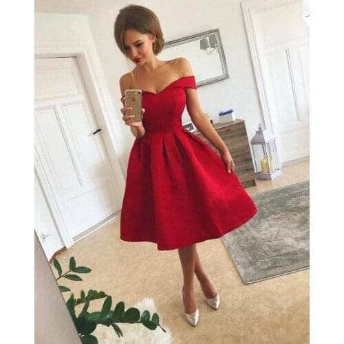 Simple Red Short Homecoming Dresses Off Shoulder Ruched Satin A Line Graduation Gowns Cheap Vestidos De Festa
