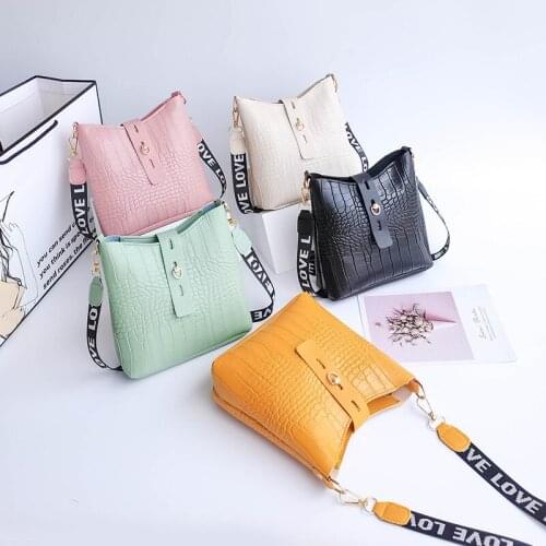 Women Bags New Crocodile Buckle Color Belt Single Shoulder Bucket Bag PU Leather Leisure Alligator Large Capacity Crossbody Bag