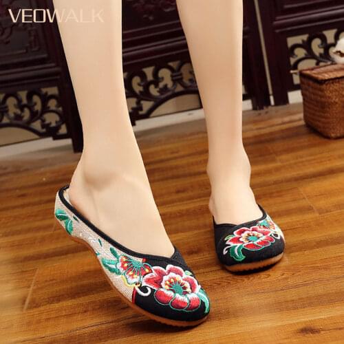 Veowalk Handmade Woman Summer Slippers Chinese Casual Old Peking Flowers Embroider Shoes Breathable Outside Slipper For Woman